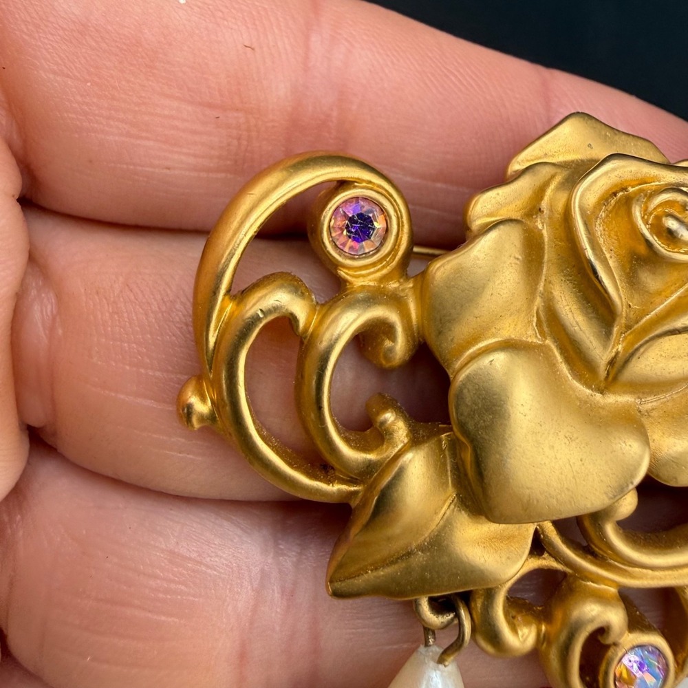 Vintage Avon Flower Brooch Victorian Revival Gold Tone Rhinestone Signed - Picture 3 of 10